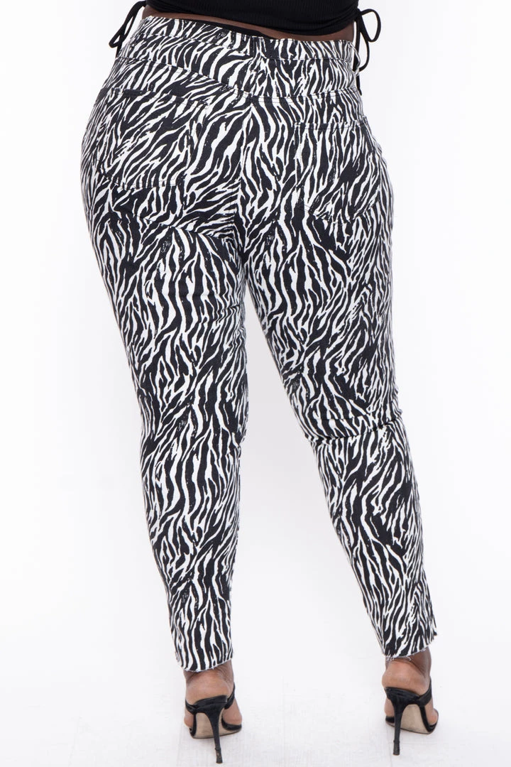 DIAMANTE Plus Size Aiva Zebra Jeans- Black/White 6 DIAMANTE Plus Size Aiva Zebra Jeans- Black/White