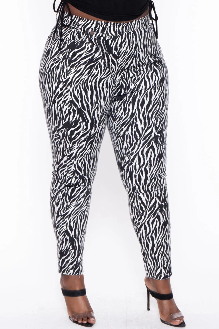 DIAMANTE Plus Size Aiva Zebra Jeans- Black/White 5 DIAMANTE Plus Size Aiva Zebra Jeans- Black/White