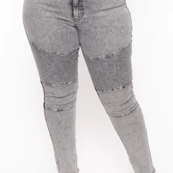 DIAMANTE Plus Size Acid Wash Jeans - Grey