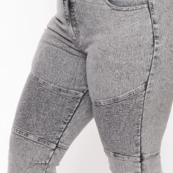 DIAMANTE Plus Size Acid Wash Jeans - Grey