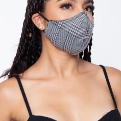 Curvy Sense Face Masks Washable Fitted & Adjustable Woven Face Mask - Gingham Black