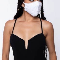 Curvy Sense Washable 3-Layer Lace-Trimmed Clip Dots Face Mask - White