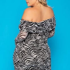 Curvy Sense New Arrivals Plus Size Adriana Ruched Bodycon Dress - Black/White 13 Curvy Sense New Arrivals Plus Size Adriana Ruched Bodycon Dress - Black/White
