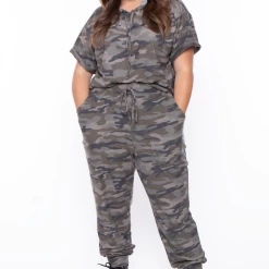 Curvy Sense Matching Sets Plus Size Stelle Camo Crop Hoodie & Joggers Set - Olive