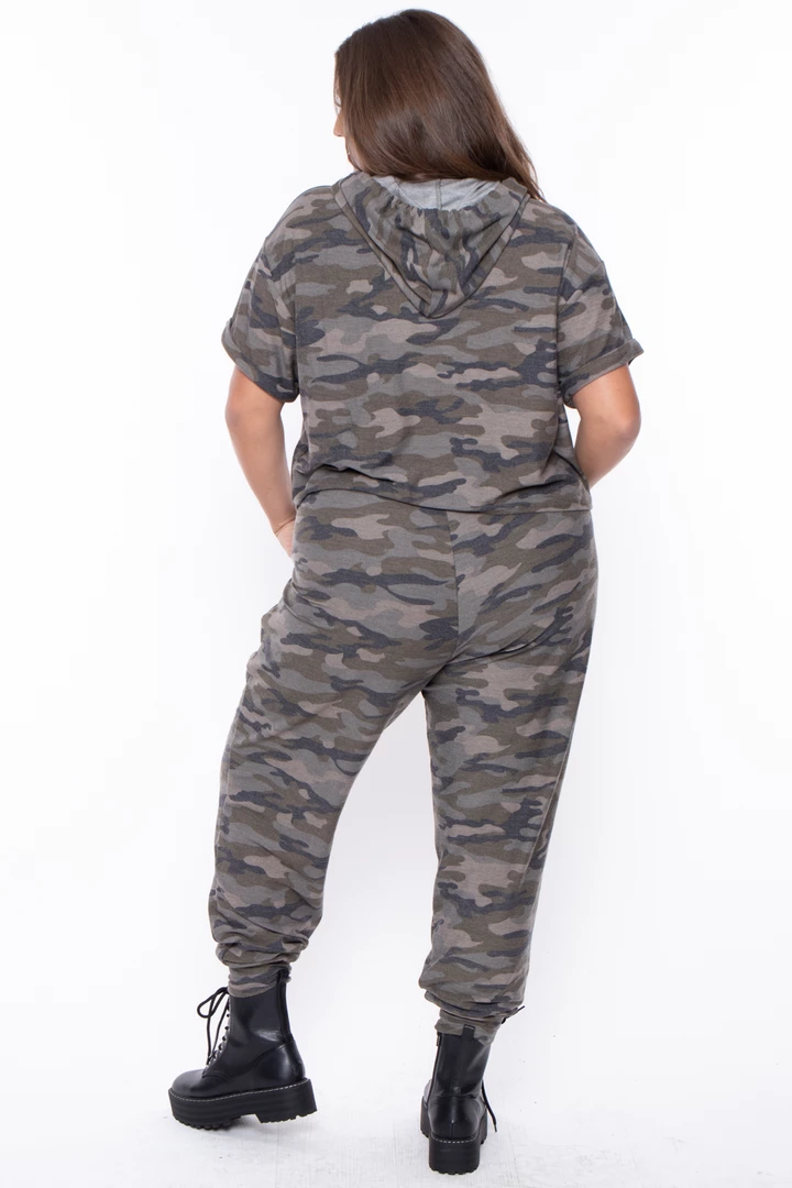 Curvy Sense Matching Sets Plus Size Stelle Camo Crop Hoodie & Joggers Set - Olive 6 Curvy Sense Matching Sets Plus Size Stelle Camo Crop Hoodie & Joggers Set - Olive