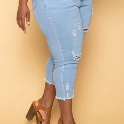 DIAMANTE New Arrivals Plus Size Ali Denim Capri Pants - Light Wash