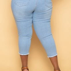 DIAMANTE New Arrivals Plus Size Ali Denim Capri Pants - Light Wash